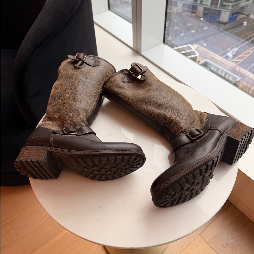 UGG - Shearling Brown Leather Boots